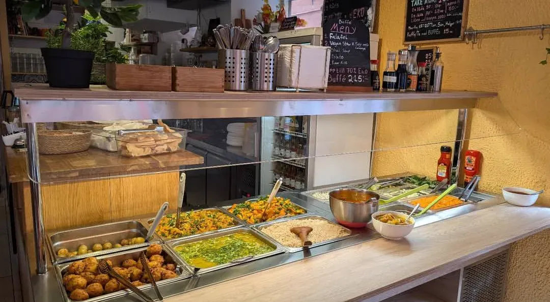 Vegetarian buffet at Green Hermitage